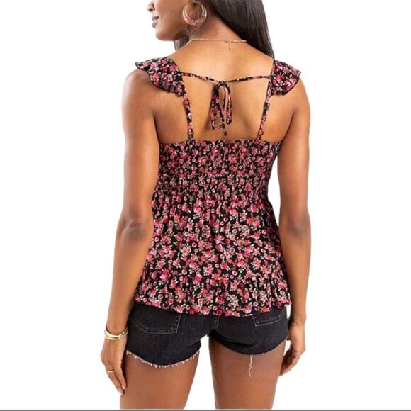 ❌❌NOT FOR SALE Francesca’s Floral Smocked Flutter Sleeve Top - Picture 2 of 7